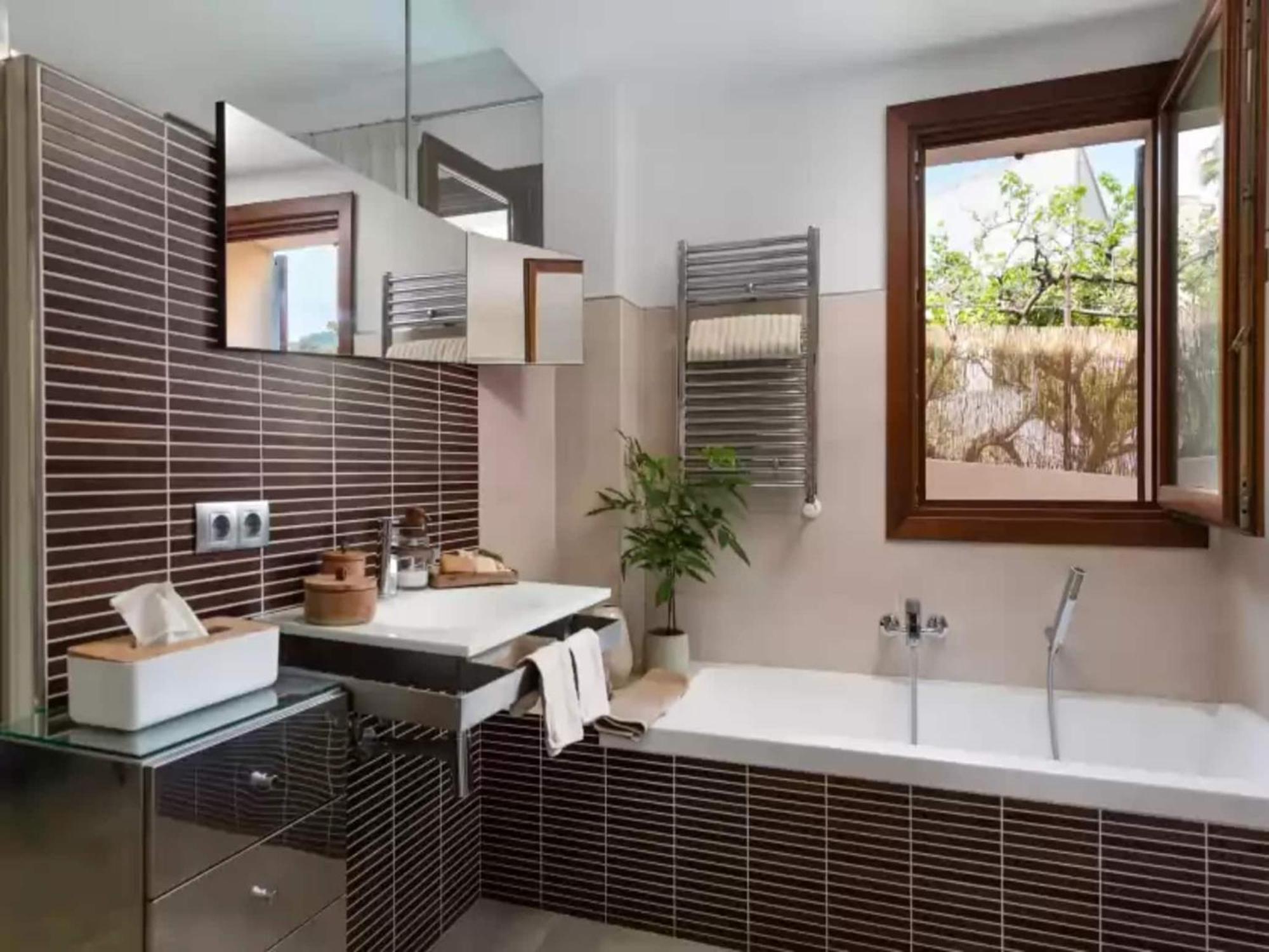Appealing With Private Pool