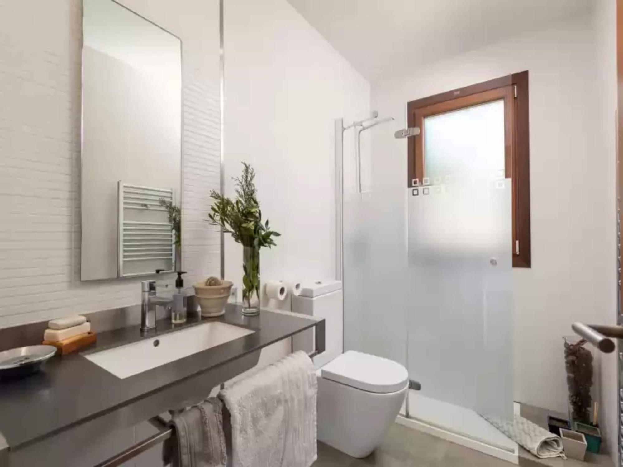 Appealing With Private Pool