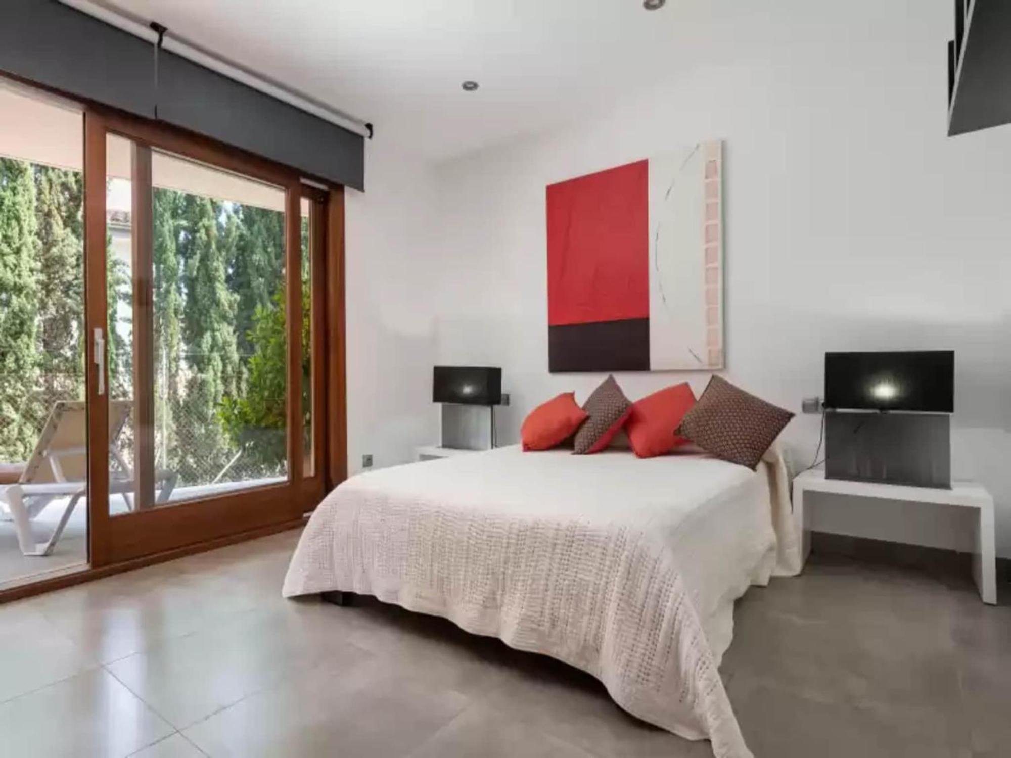 Appealing With Private Pool *